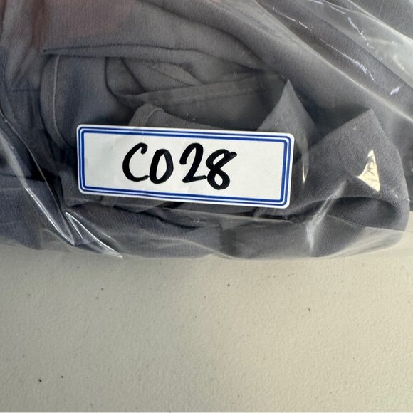 White by Vera Wang  V-neck Open Back Bridal Long Gray Gown Size 12 - Picture 16 of 16